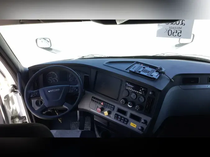 2020 Freightliner Cascadia 126