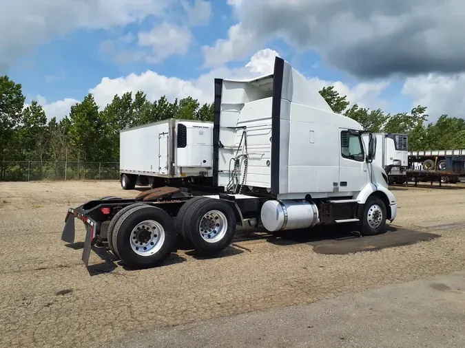 2020 VOLVO VNR62T640