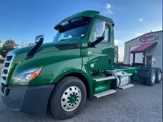 2020 FREIGHTLINER/MERCEDES NEW CASCADIA PX12664