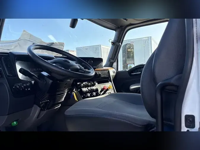 2022 INTERNATIONAL LT