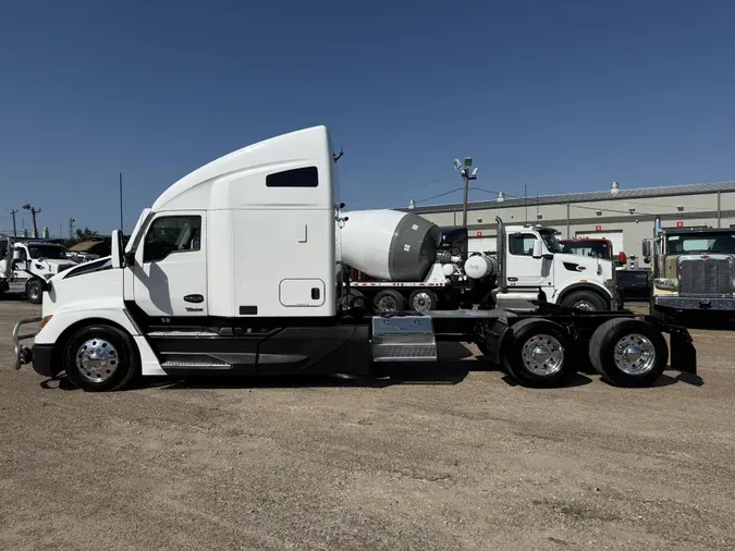 2023 Kenworth T680