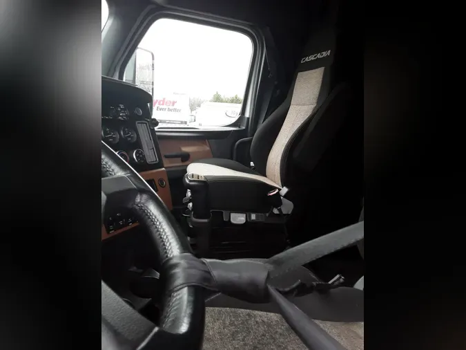 2019 FREIGHTLINER/MERCEDES PT126064ST