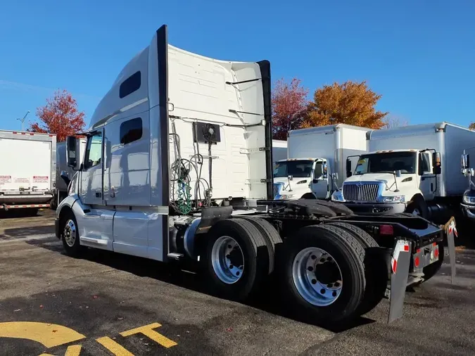 2019 VOLVO VNL64T-760