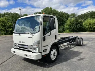 2025 Isuzu NRR