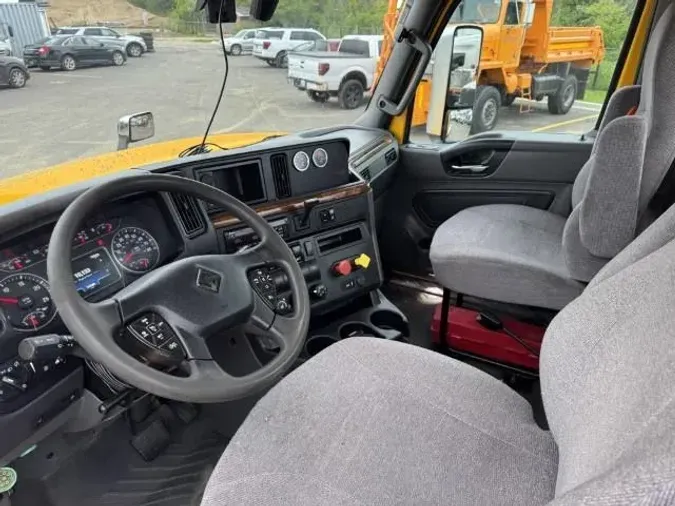 2021 International LT625