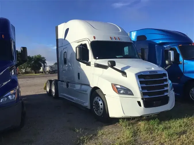 2020 FREIGHTLINER CA126