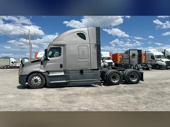 2023 Freightliner Cascadia 126