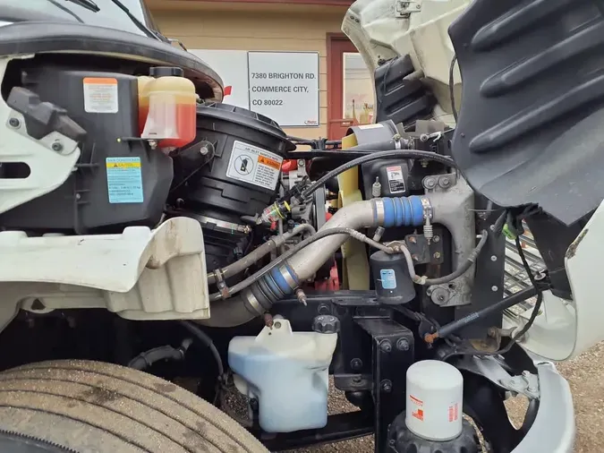 2019 FREIGHTLINER M2 106