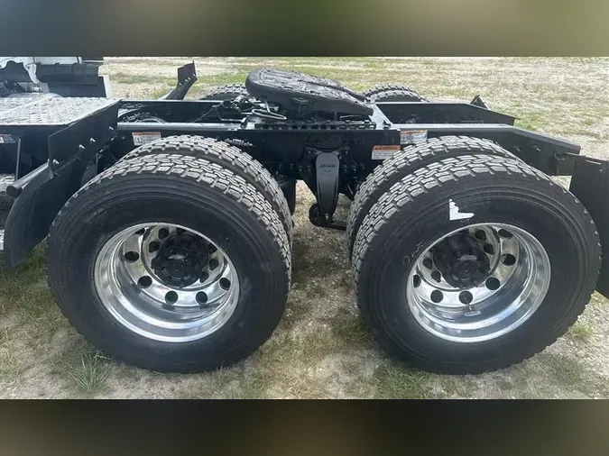 2020 FREIGHTLINER CA126