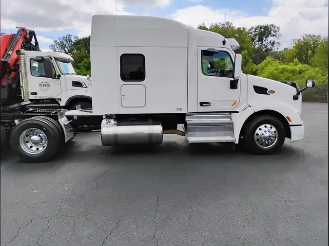 2022 Peterbilt 579584da47bba24e33181f9094ab7418301
