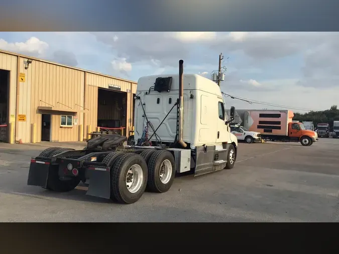 2022 Freightliner Cascadia 126