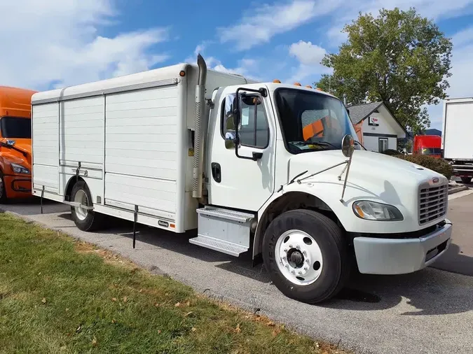 2017 FREIGHTLINER M2 106