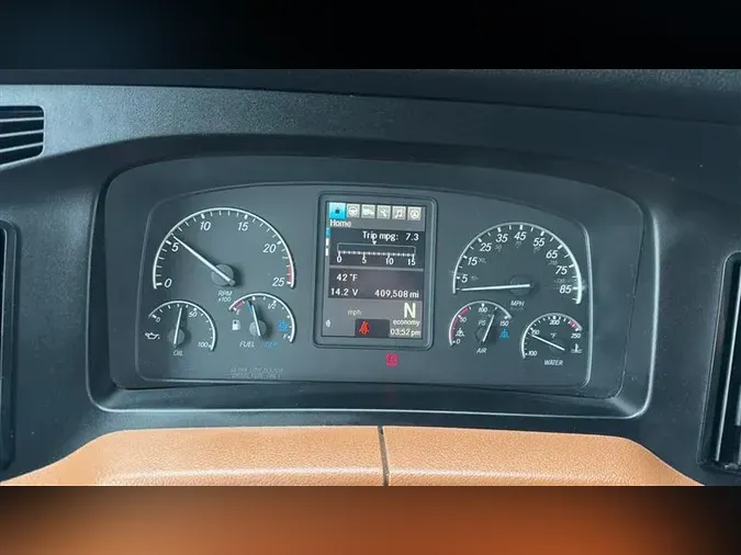 2021 FREIGHTLINER CA126