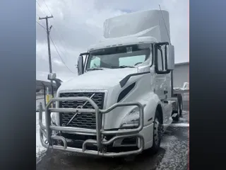 2020 VOLVO TRUCK VNL64T300