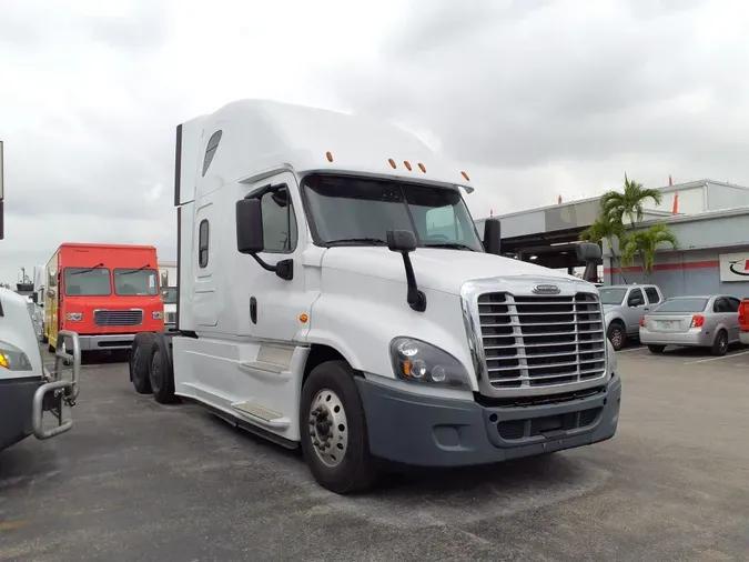 2020 FREIGHTLINER/MERCEDES CASCADIA 125