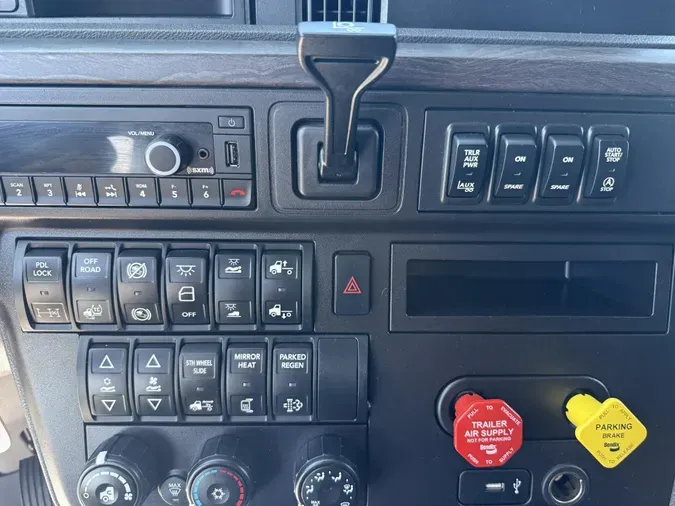 2023 International LT625