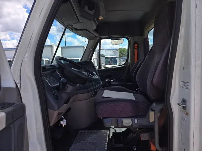 2015 FREIGHTLINER/MERCEDES CASCADIA 113