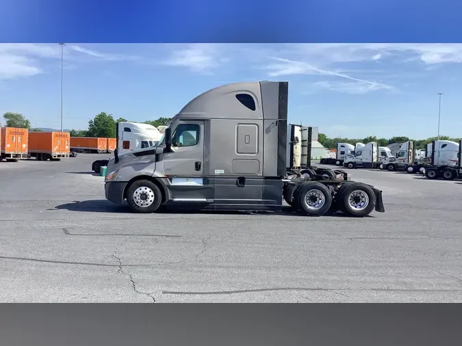 2024 Freightliner Cascadia 126