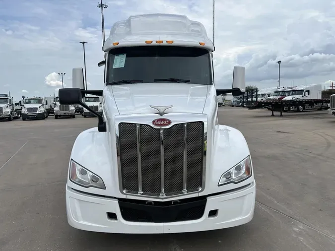 2022 Peterbilt 579