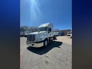 2017 Freightliner CASCADIA 125