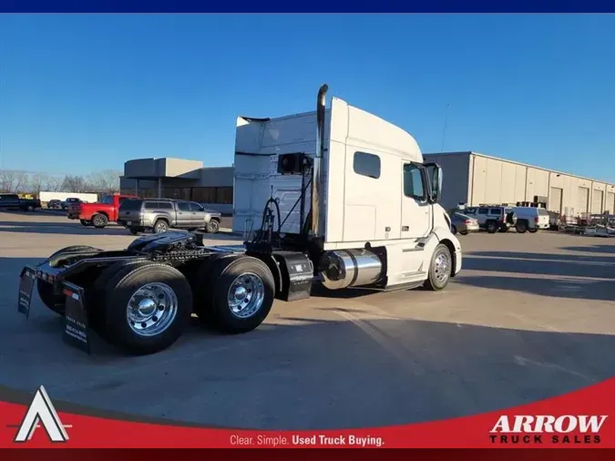 2021 VOLVO VNL740