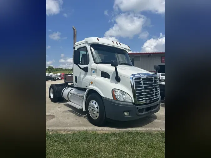 2011 Freightliner CASCADIA 113