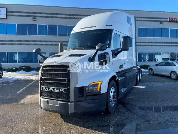 2026 MACK Pioneer 76" High Roof5868e80eaf703a49a08cc411aecb2425