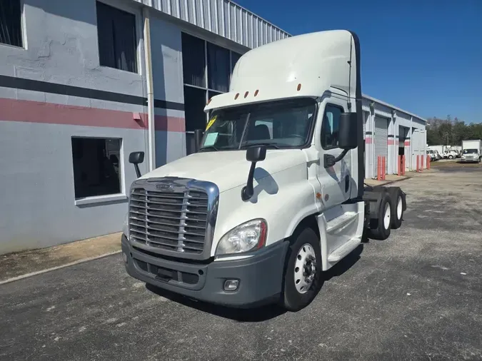 2019 FREIGHTLINER/MERCEDES CASCADIA 125