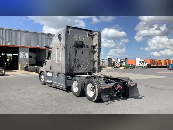 2022 Freightliner Cascadia 126