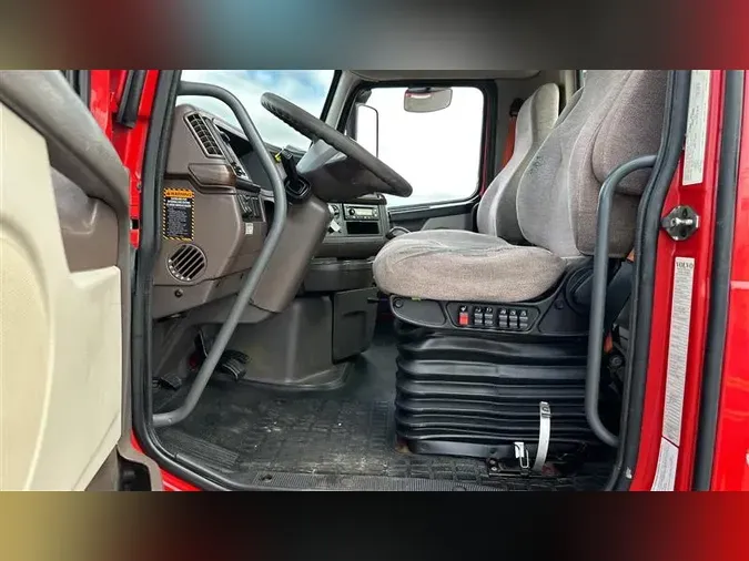 2015 VOLVO VNL300586f89ad8b9760292fb403e9961d9abc