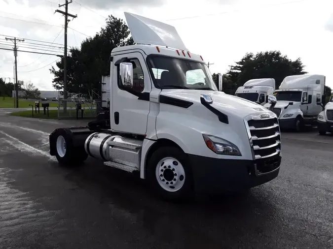 2020 FREIGHTLINER NEW CASCADIA 126