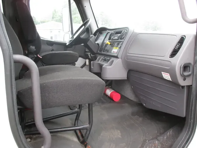 2016 FREIGHTLINER M2587158a60695484cd5a36501b0c09903