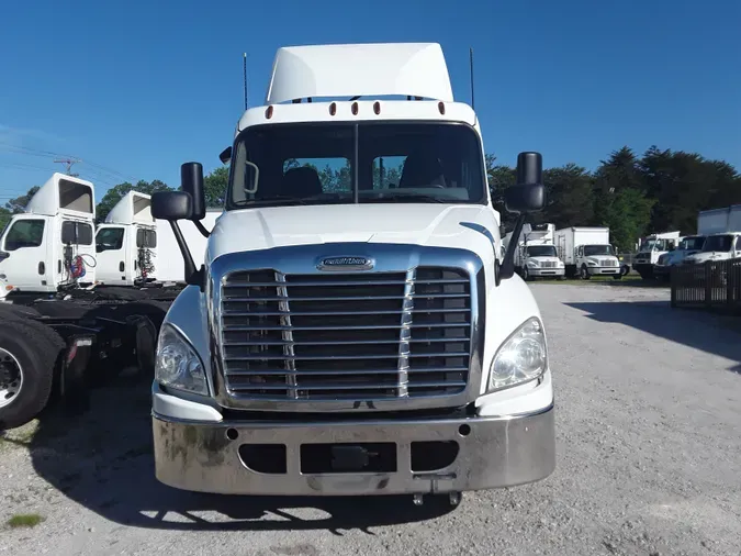 2019 FREIGHTLINER/MERCEDES CASCADIA 125