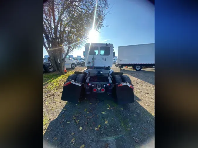 2020 FREIGHTLINER/MERCEDES NEW CASCADIA 116