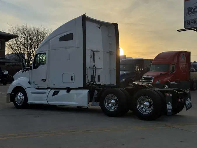 2021 KENWORTH T680