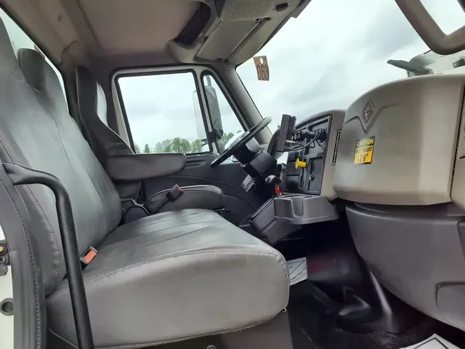 2018 NAVISTAR INTERNATIONAL 4300LP (4X2)