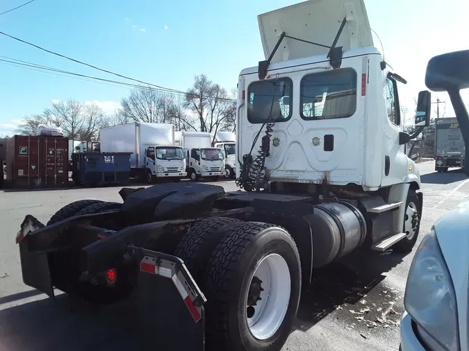 2016 FREIGHTLINER/MERCEDES CASCADIA 113