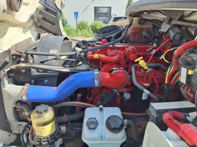 2019 FREIGHTLINER M2 106