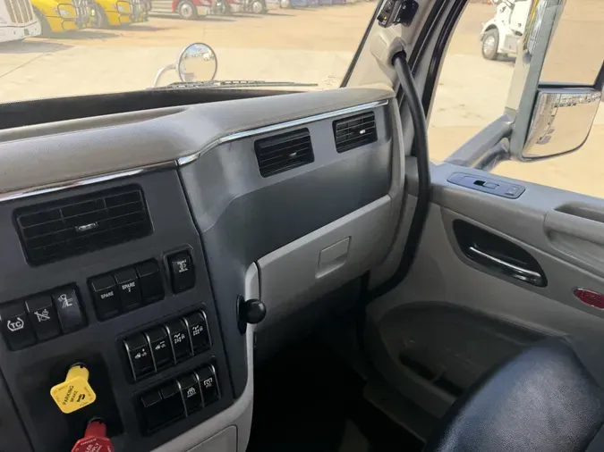 2020 Peterbilt 567587c42be8545a16063a99f288e4abfc4