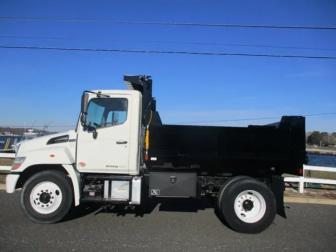 2015 HINO 268