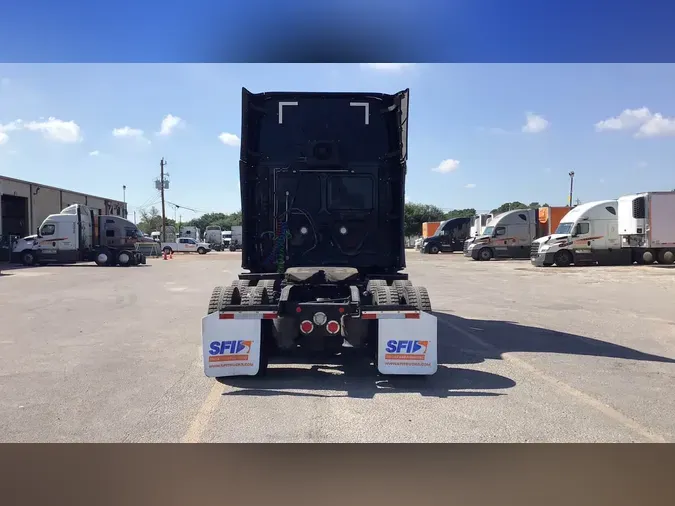2023 Freightliner Cascadia 126