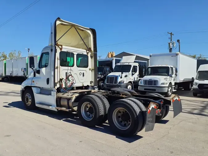 2019 FREIGHTLINER/MERCEDES CASCADIA 125