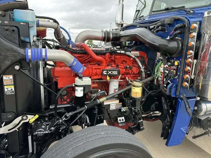 2023 Peterbilt 389