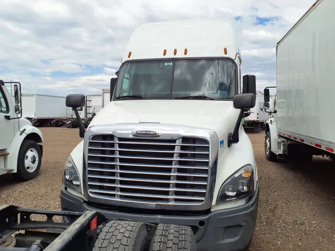 2019 FREIGHTLINER/MERCEDES CASCADIA 125