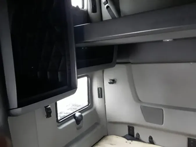 2019 NAVISTAR INTERNATIONAL LT625 SLPR CAB