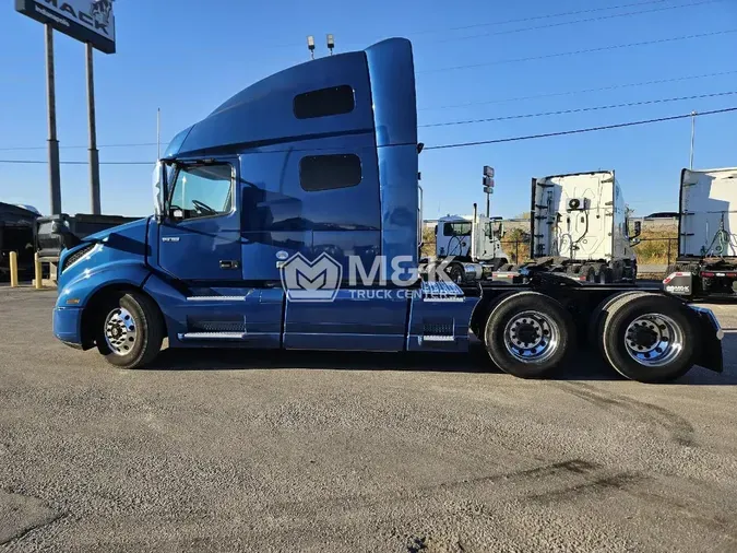 2021 VOLVO VNL64T760