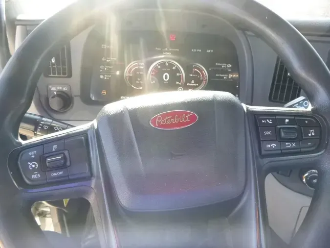 2023 Peterbilt 579