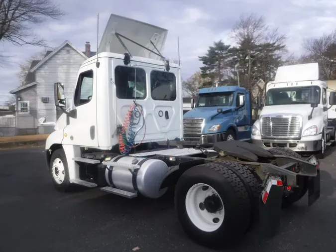 2019 FREIGHTLINER/MERCEDES CASCADIA 125