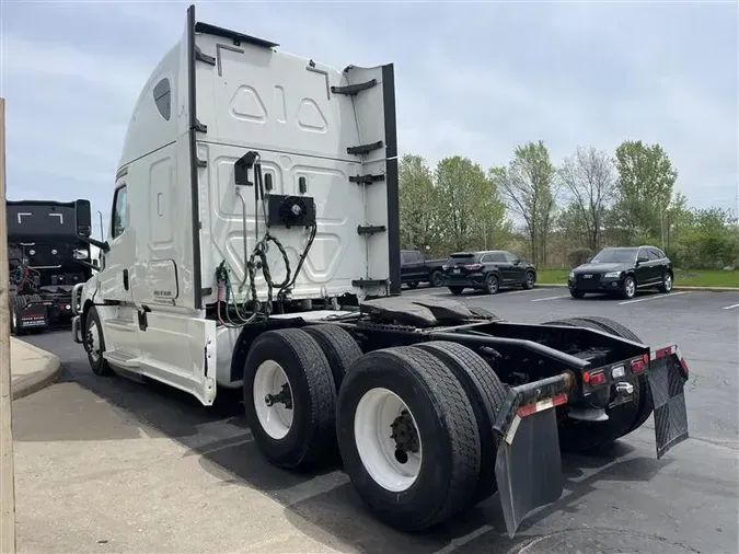 2020 FREIGHTLINER CA126