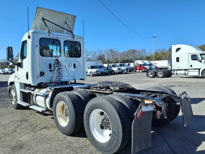 2019 FREIGHTLINER/MERCEDES CASCADIA 125